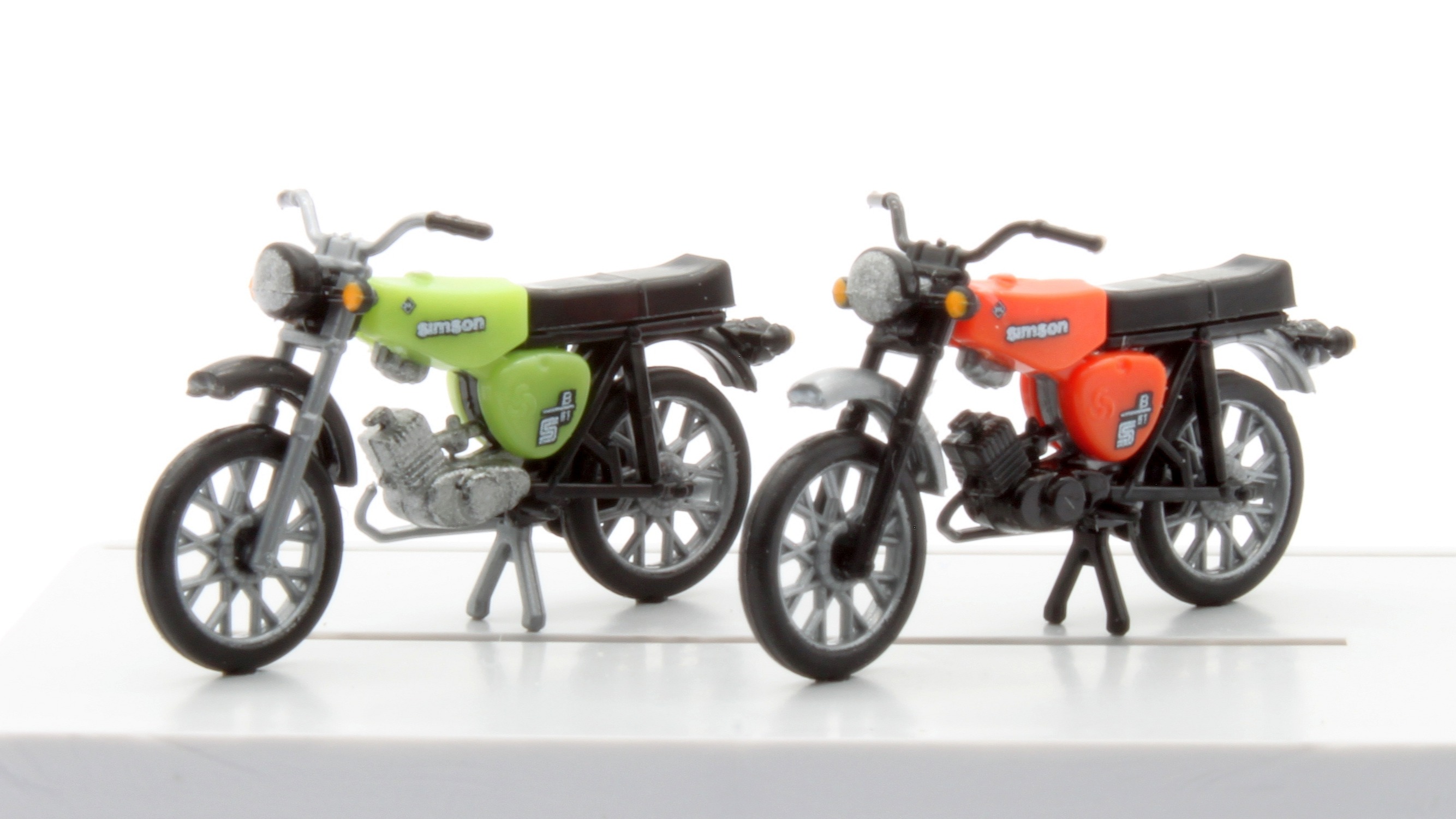 Kleinmodell H0 S51 grün-orange